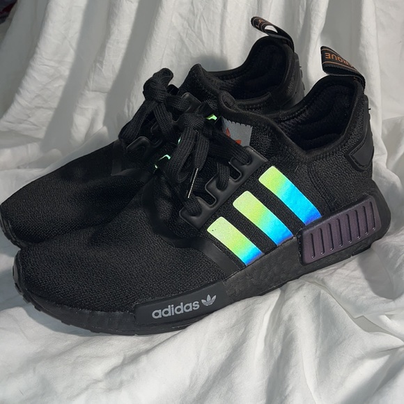 Adidas Ultra Boost Womans 8/ Kids 6 Black and Iridescent - Picture 3 of 6